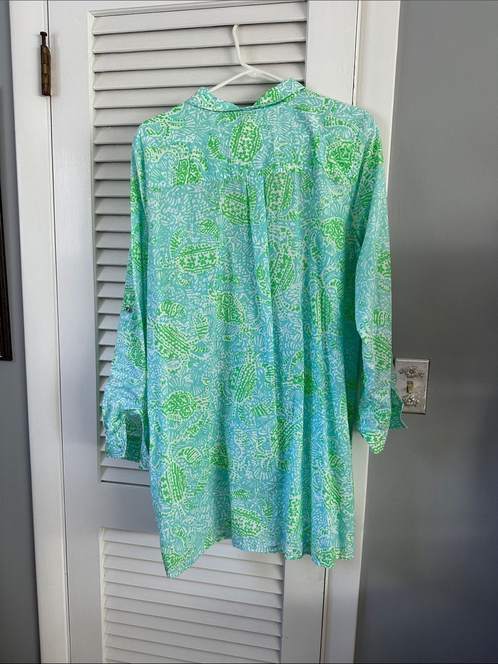 Lilly Pulitzer Aqua and Lime Paisley Button-Down beach Cover-up - Picture 4 of 4